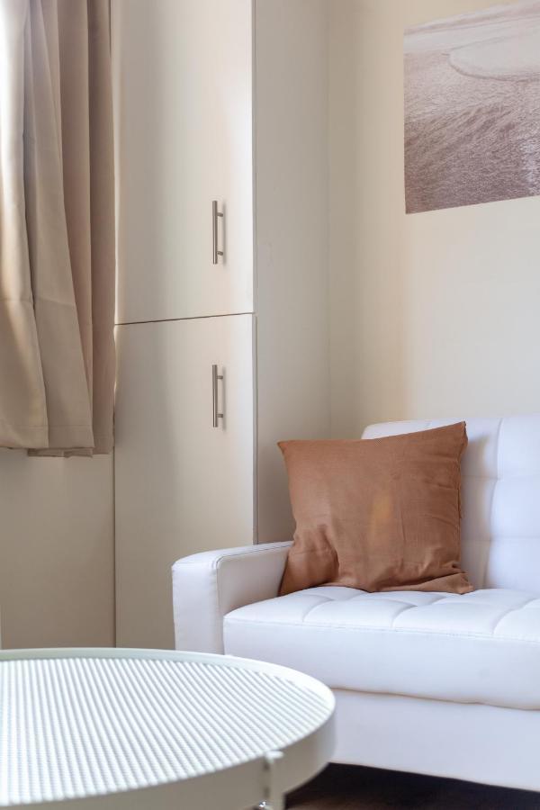 Lovely Studio Flat In Wimbledon W/ Free Parking London Eksteriør billede