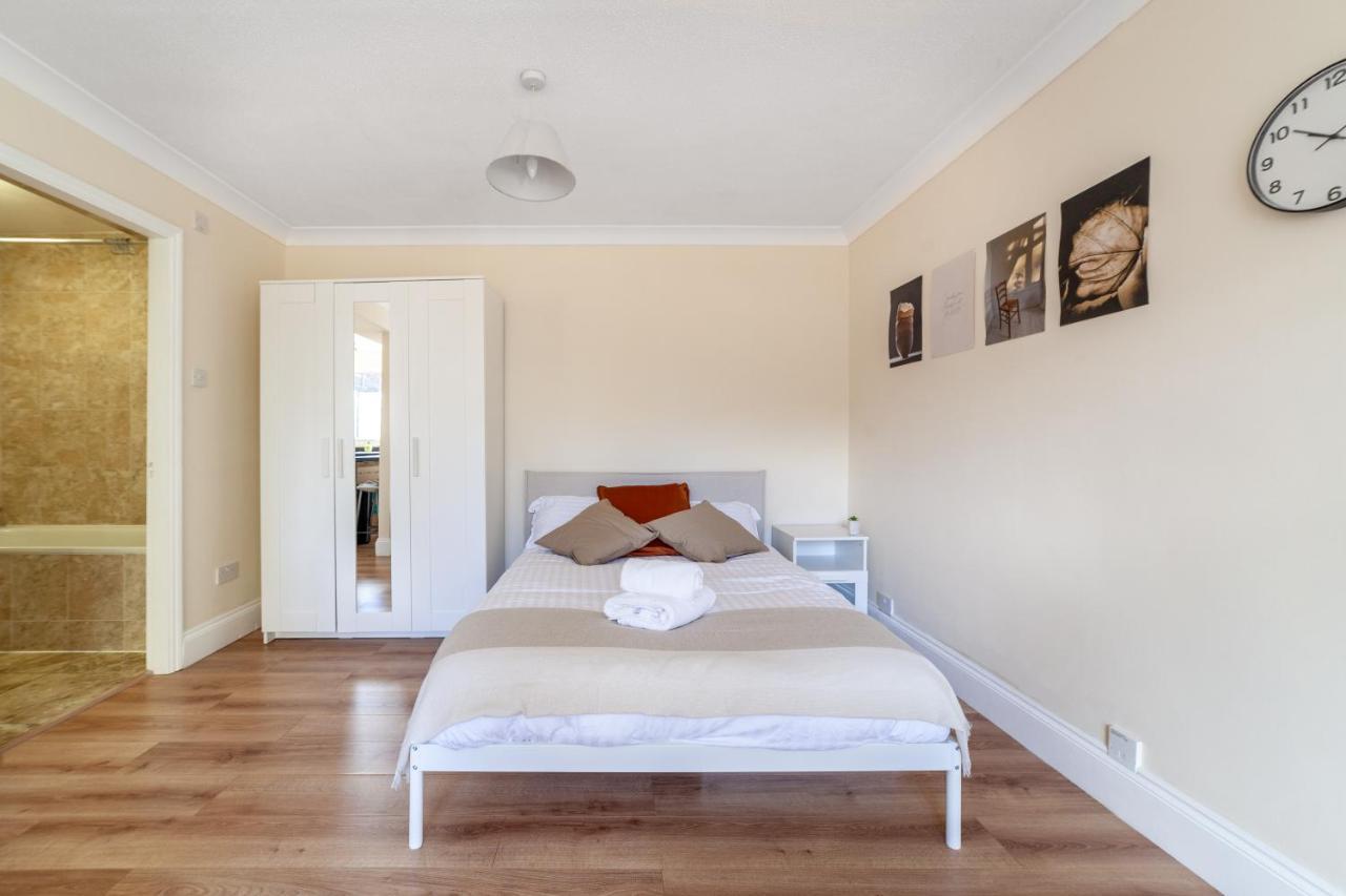 Lovely Studio Flat In Wimbledon W/ Free Parking London Eksteriør billede